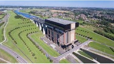 Photo : Élaboration d'une stratégie partagée de  développement du tourisme fluvial sur le territoire au coeur  du Hainaut et élaboration  d'un modèle de gestion touristique pour le canal du Centre